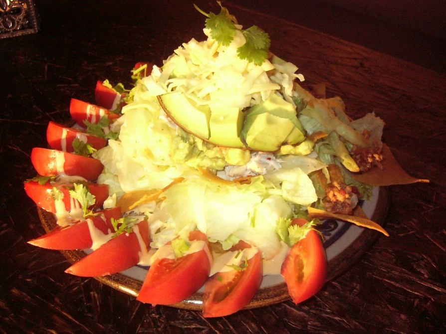 完熟アボカドたっぷりの贅沢サラダの画像
