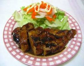 鶏の照り焼き(黒酢入り)