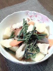 わらび&新じゃがの煮物♪の写真