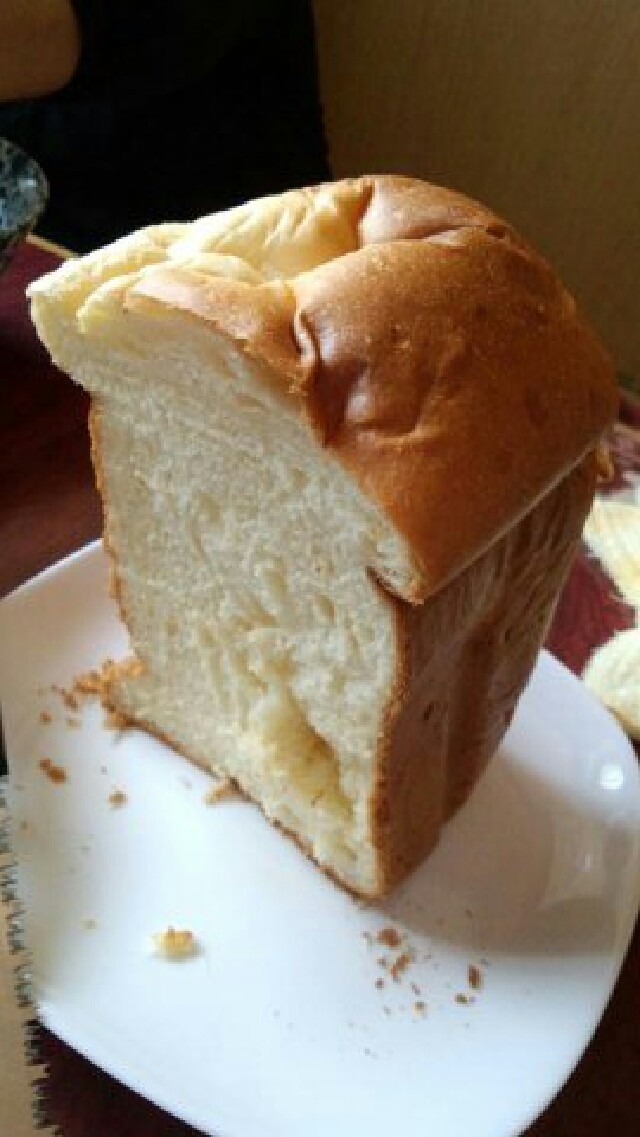早焼きブリオッシュ食パンの画像