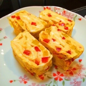 お弁当にも 冷めてもおいしい 具入り卵焼き レシピ