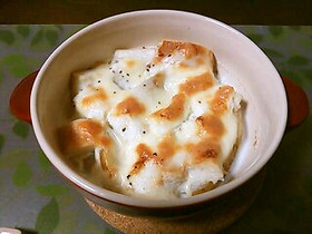 パンの耳で簡単グラタン♪