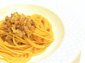 中華風 ラー油とひき肉のマヨネーズパスタ