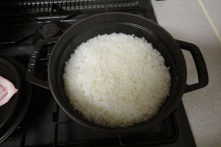 ストウブ炊飯でおいしく炊くコツ レシピ 作り方 By 中央くみん クックパッド 簡単おいしいみんなのレシピが352万品