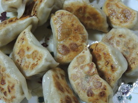 薄力粉で美味しい!超簡単☆手作り餃子の皮