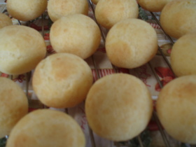 上新粉(米粉)でポンデケージョ