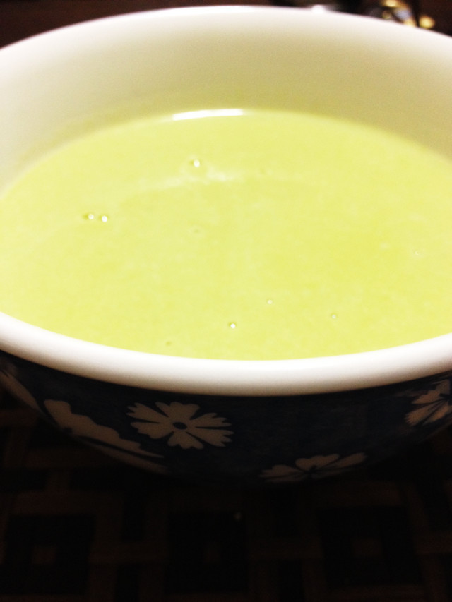 グリーンピースのスープ（ポタージュ）の画像