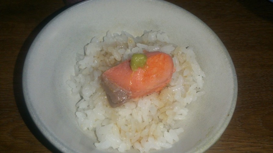 【超簡単】焼鮭のまぜごはんとお茶漬けの画像