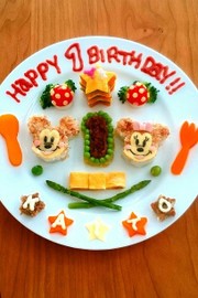 1歳の誕生日ごちそうプレート♡の写真