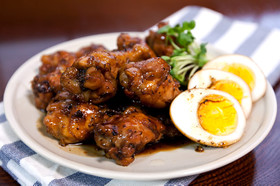 【骨付き鶏肉】コーラ煮で作る甘辛煮!