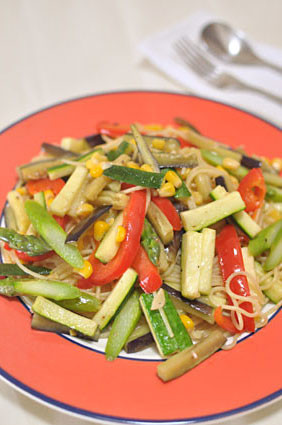 野菜を食べる！たっぷり彩り野菜のパスタの画像