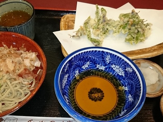 藤とハナイカダの天ぷら レシピ 作り方 By 福井のおじじ クックパッド 簡単おいしいみんなのレシピが350万品