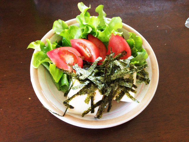 サラダ菜と豆腐のサラダの画像