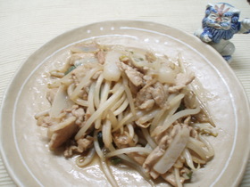 豚肉ともやしのからし炒め(お給料日前用)
