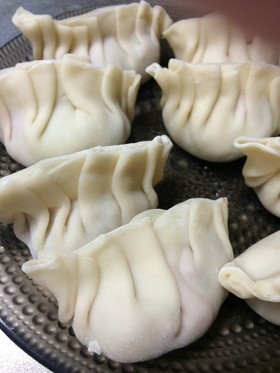 手作りの皮で手作り餃子