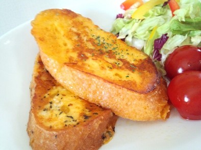 フランスパンでチーズフレンチトーストの写真