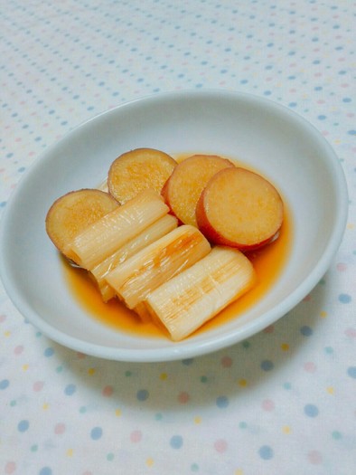 〖薩摩芋と焼きネギのこっくり煮物♡〗の写真