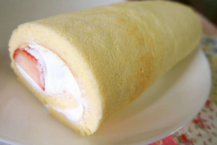 簡単 基本の苺ロールケーキ レシピ 作り方 By あーもこ クックパッド 簡単おいしいみんなのレシピが350万品