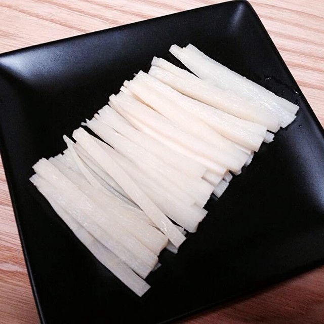 青椒肉絲 春巻きに 長さ揃った筍の細切り レシピ 作り方 By まめりん クックパッド 簡単おいしいみんなのレシピが365万品