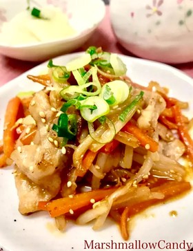 時短!豚バラ肉とモヤシのピリ辛みそ炒め