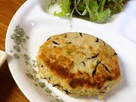 おからとひじきのつくね風ハンバーグ