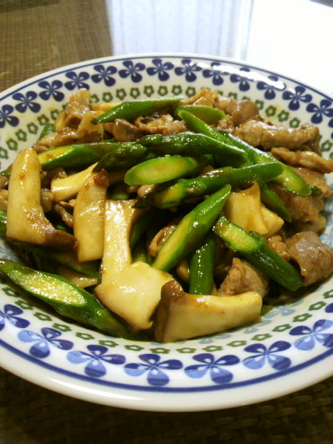 豚・アスパラ・エリンギのバターカレー中華 by ☆熊八☆ 【クックパッド】 簡単おいしいみんなのレシピが368万品 豚・アスパラ... 