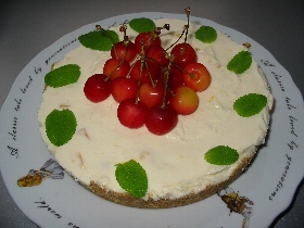 ドライマンゴーのレアチーズケーキ