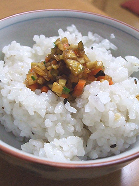 調味料は醤油だけの簡単お漬物。