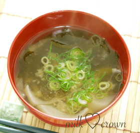 わかめと新たまねぎの味噌汁