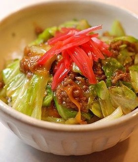 簡単すぎっ!春キャベツの甘辛ひき肉丼
