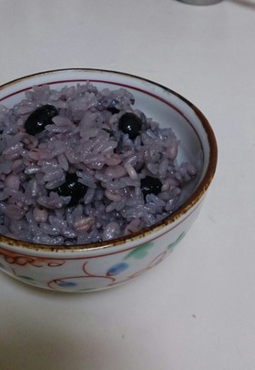 活力なべでもっちもち♪毎日の黒豆麦ごはん