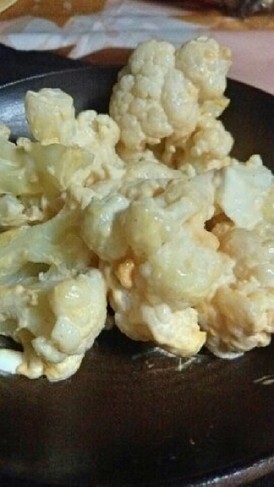 カリフラワーとゆで卵のサラダ