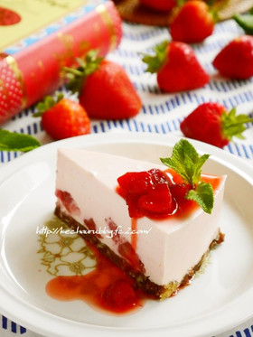 苺たっぷり♡ストロベリーレアチーズケーキ