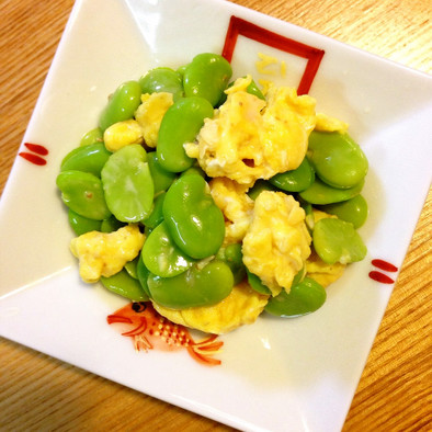 簡単！空豆と甘い炒り卵のごまドレサラダの写真