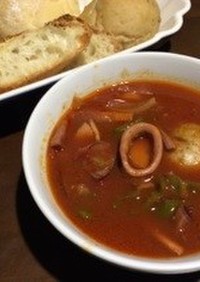 イカとジャガイモのトマトのスープ