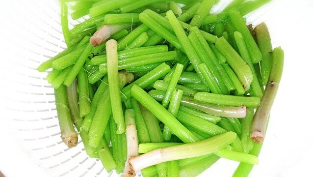 ミズ 山菜 の下ごしらえ レシピ 作り方 By あいりんママ クックパッド 簡単おいしいみんなのレシピが361万品