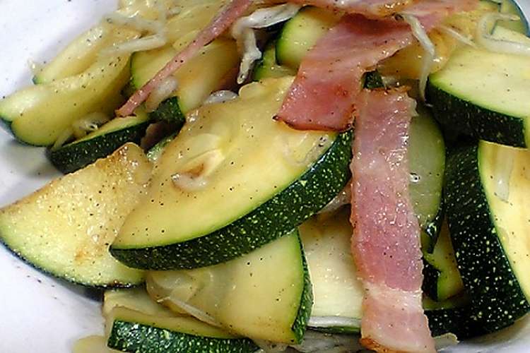 ズッキーニのジャコベーコン炒め レシピ 作り方 By ぽち ようこ クックパッド 簡単おいしいみんなのレシピが365万品