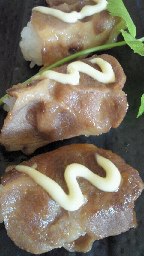 豚薄切り肉巻き゜+｡１口寿司の画像