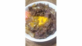 給料日 料理初心者に贅沢「すき焼き肉丼」
