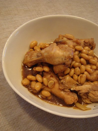大豆と鶏肉のしょうゆ煮の写真