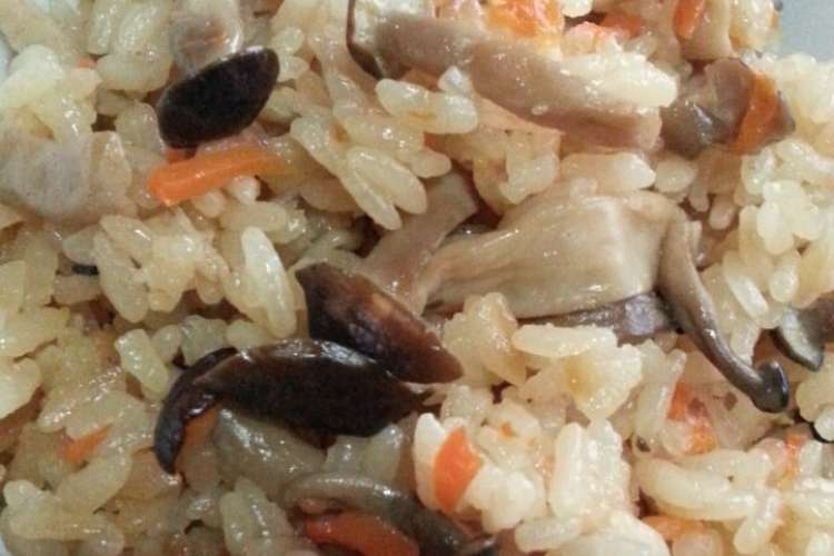 きのこの炊き込みご飯 簡単しめじ消費 レシピ 作り方 By Kaonyanda クックパッド