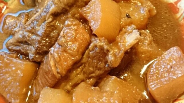 圧力鍋で 骨付き豚バラと大根の醤油煮 レシピ 作り方 By Kuragenoie クックパッド 簡単おいしいみんなのレシピが352万品