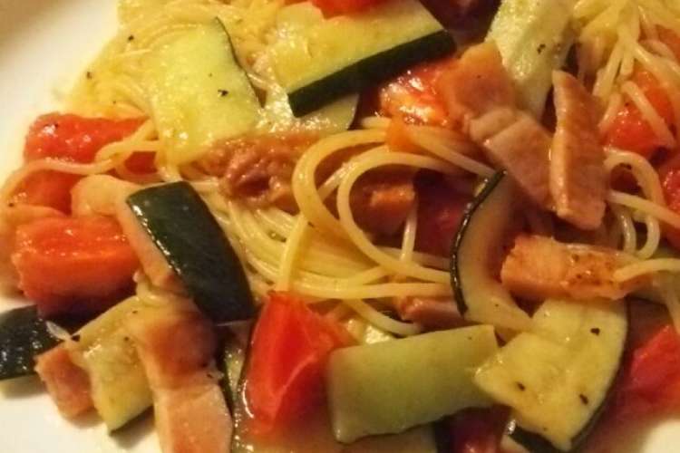 簡単 ベーコンと夏野菜のトマトパスタ レシピ 作り方 By じゃきち クックパッド 簡単おいしいみんなのレシピが372万品