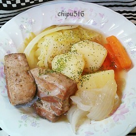 お肉、野菜ゴロゴロ豚バラブロックのポトフ