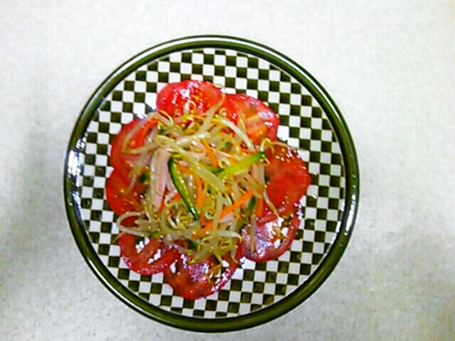 中華風ごま油のタレで野菜サラダの画像