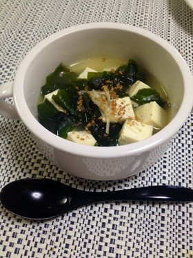ワカメとお豆腐のしょうがスープ