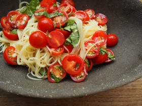 トマトとバジルの冷たいパスタ