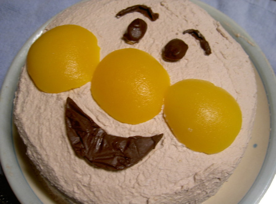 息子の誕生日ケーキ（アンパンマンケーキ）の画像