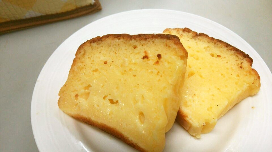 スライスチーズのパウンドケーキの画像