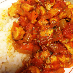 トマト缶とカレー粉でヘルシーカレー♪